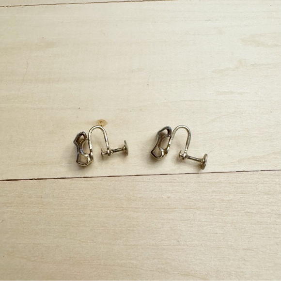 Vintage Signed Alice Gold Tone Screw Back Earrings 1940/50s - Picture 7 of 8